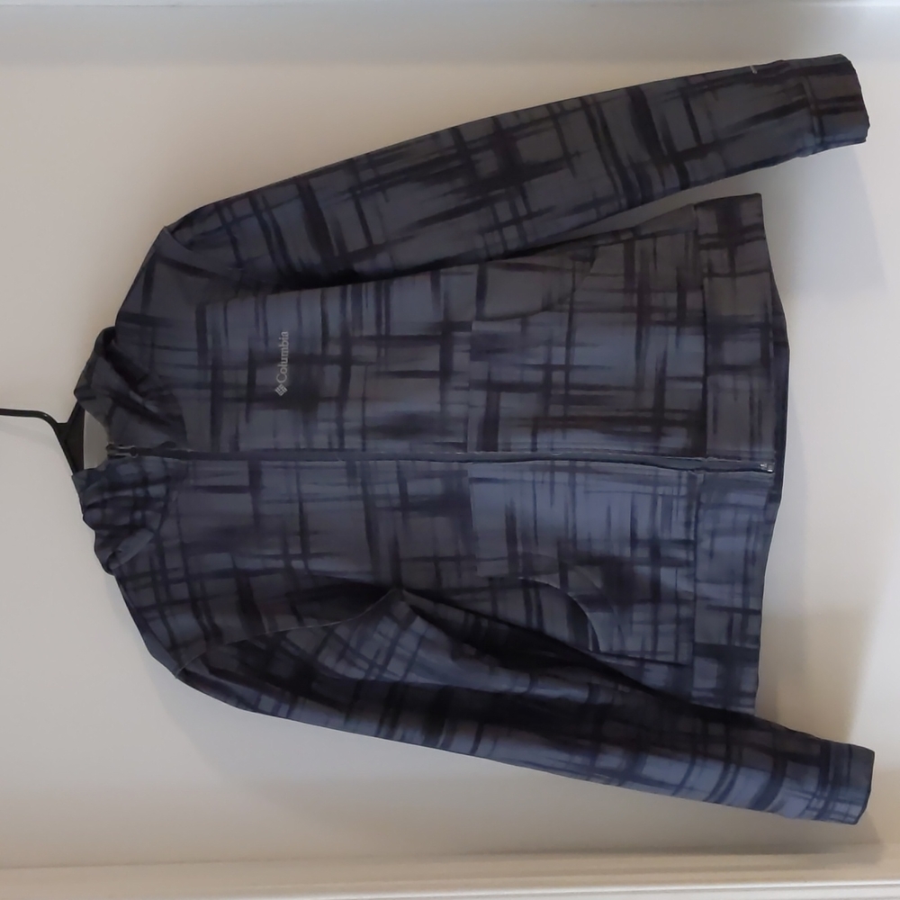Columbia omni-shield hooded wind and water resistant jacket